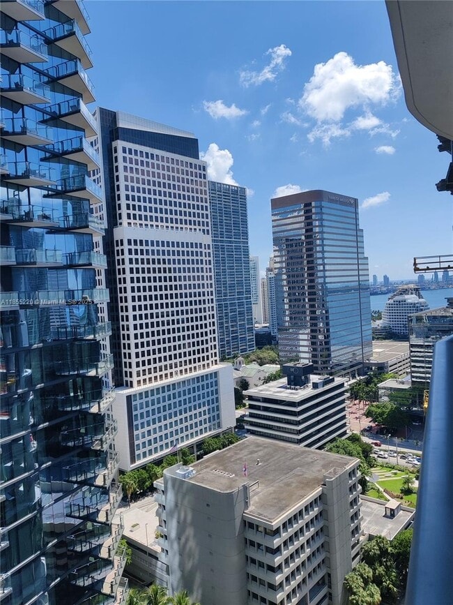 Building Photo - 801 S Miami Ave