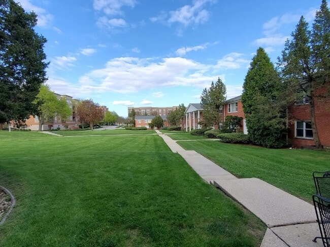 Building Photo - 229 Johnson St