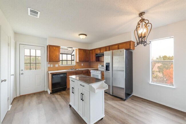 Foto del edificio - 6910 Rifle Bend