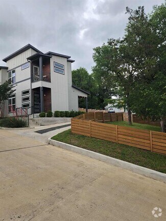 Building Photo - 1132 Lott Ave