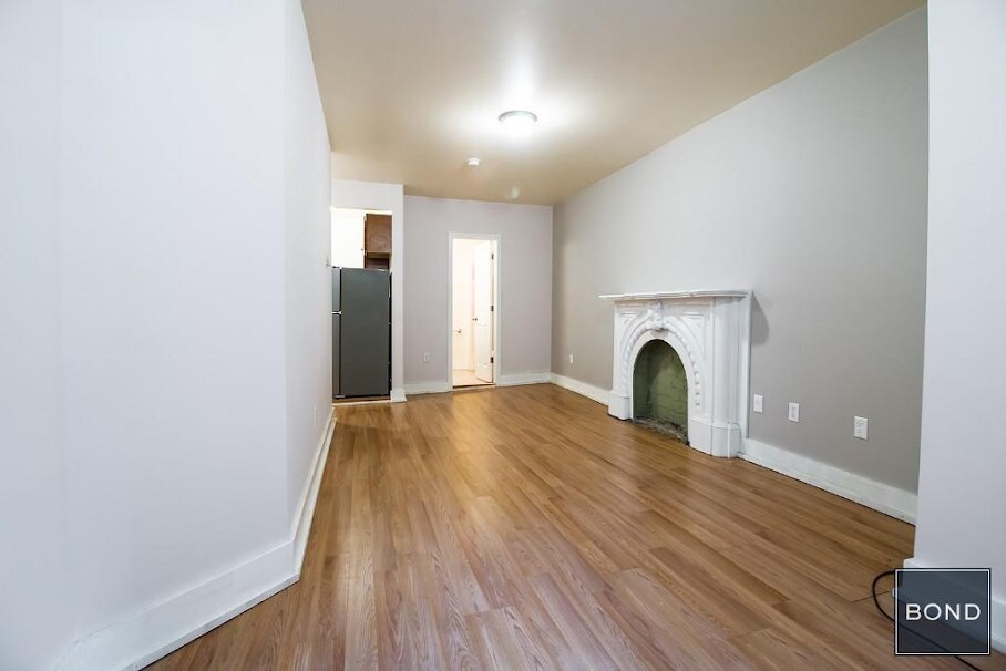 Primary Photo - 797 Lexington Ave