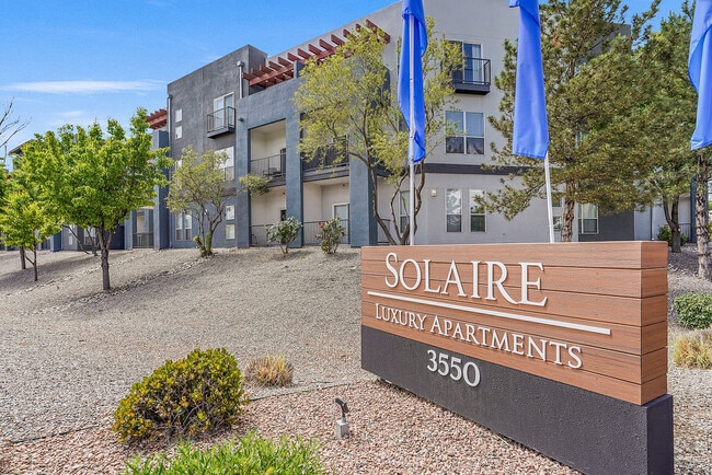 Building Photo - Solaire