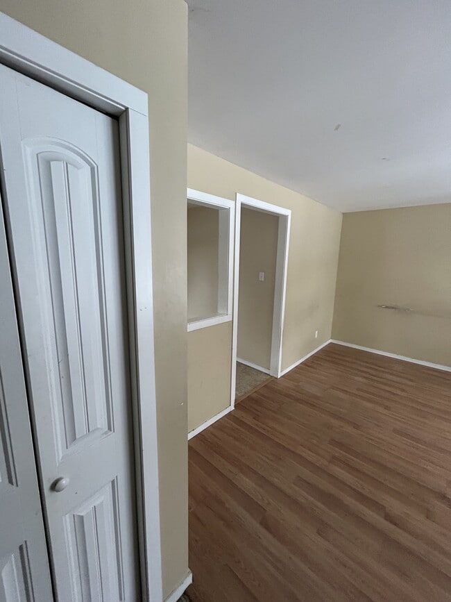 Building Photo - 330 Avenue S South