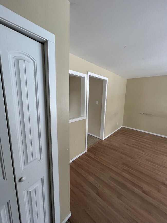 Photo du bâtiment - 330 Avenue S South