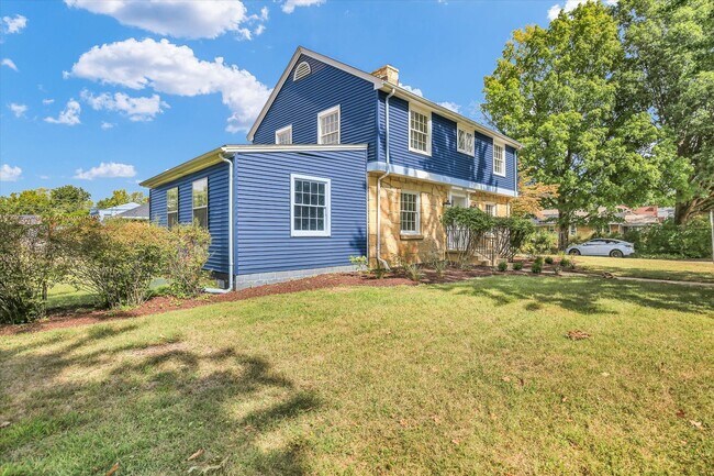 Foto del edificio - 1212 W Healey St