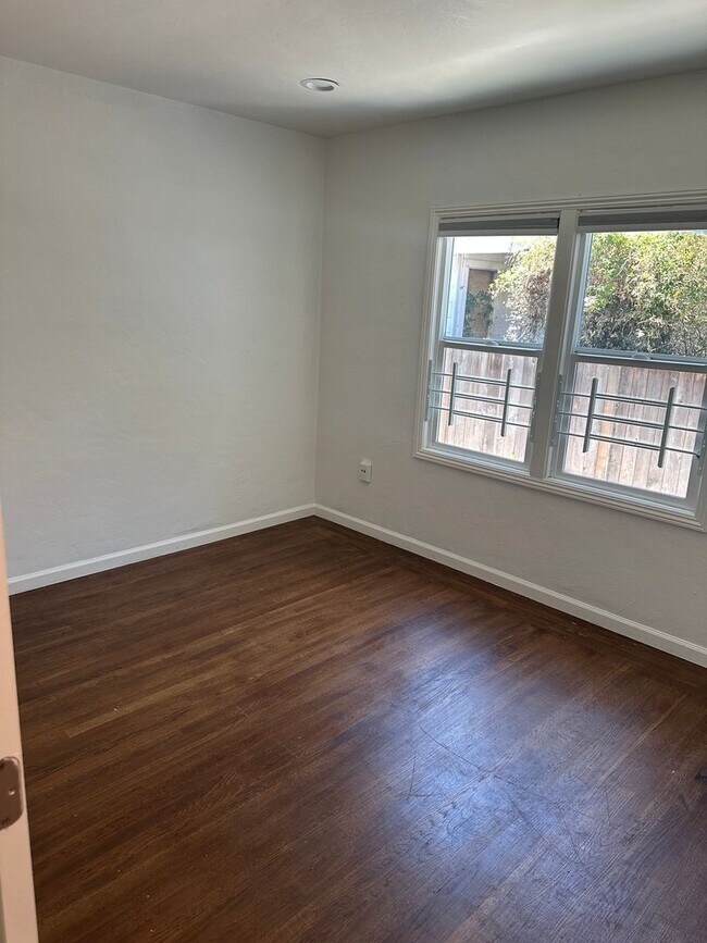 Foto del edificio - Spacious 2 bedroom in great San Leandro neighborhood