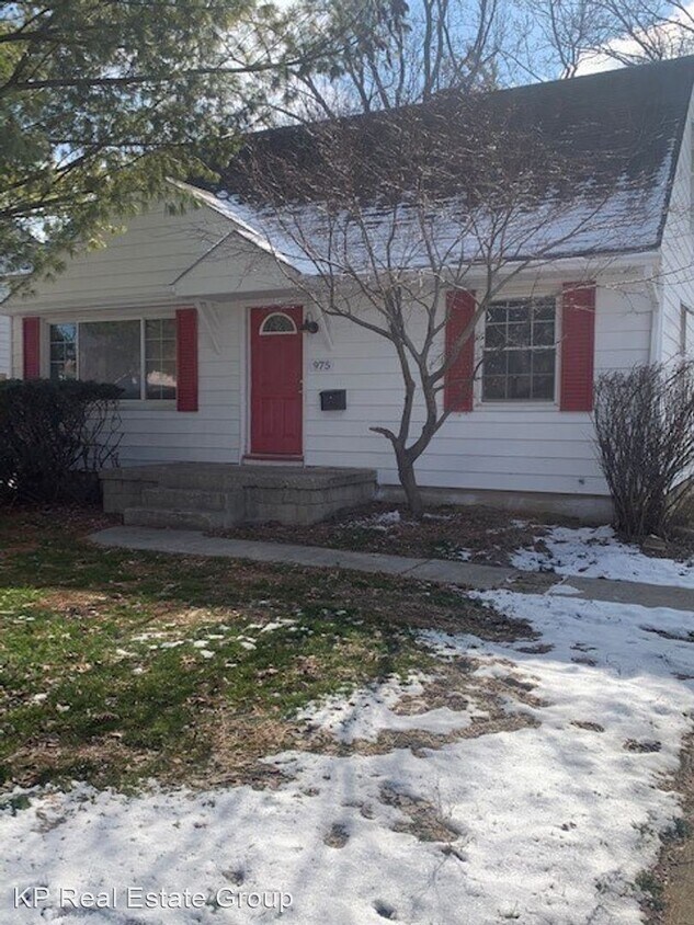 Primary Photo - 4 br, 1.5 bath House - 975 E. Dunedin Rd.