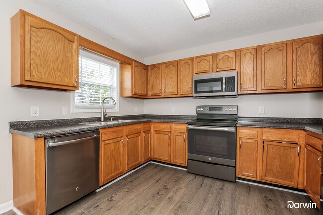 Building Photo - 10 Buck Forest Lane, Thomasville, NC 27360