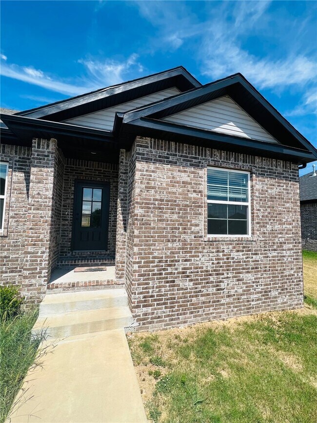 Building Photo - 2648 S Olive Ct