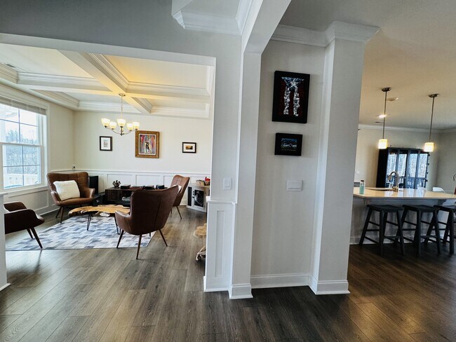 Foto del edificio - 4667 Thatcher Woods Dr