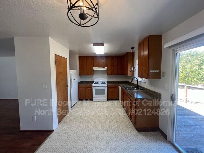 Building Photo - 2090 Rd B