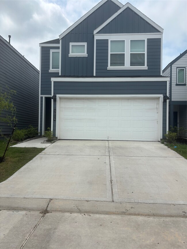 Building Photo - 3014 La Latina Dr
