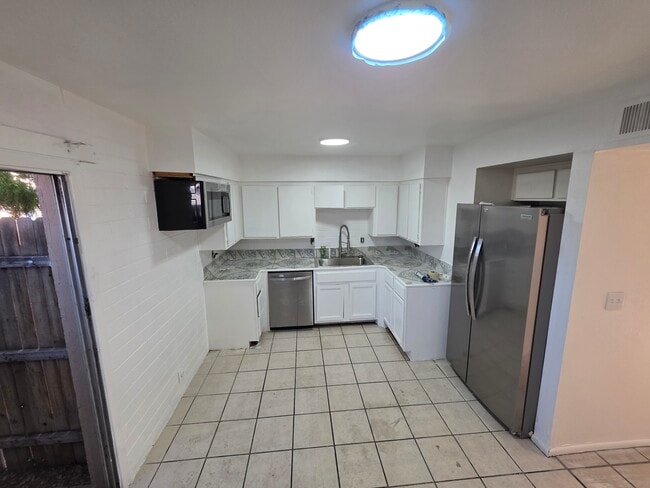 Foto del edificio - 6748 N 44th Ave