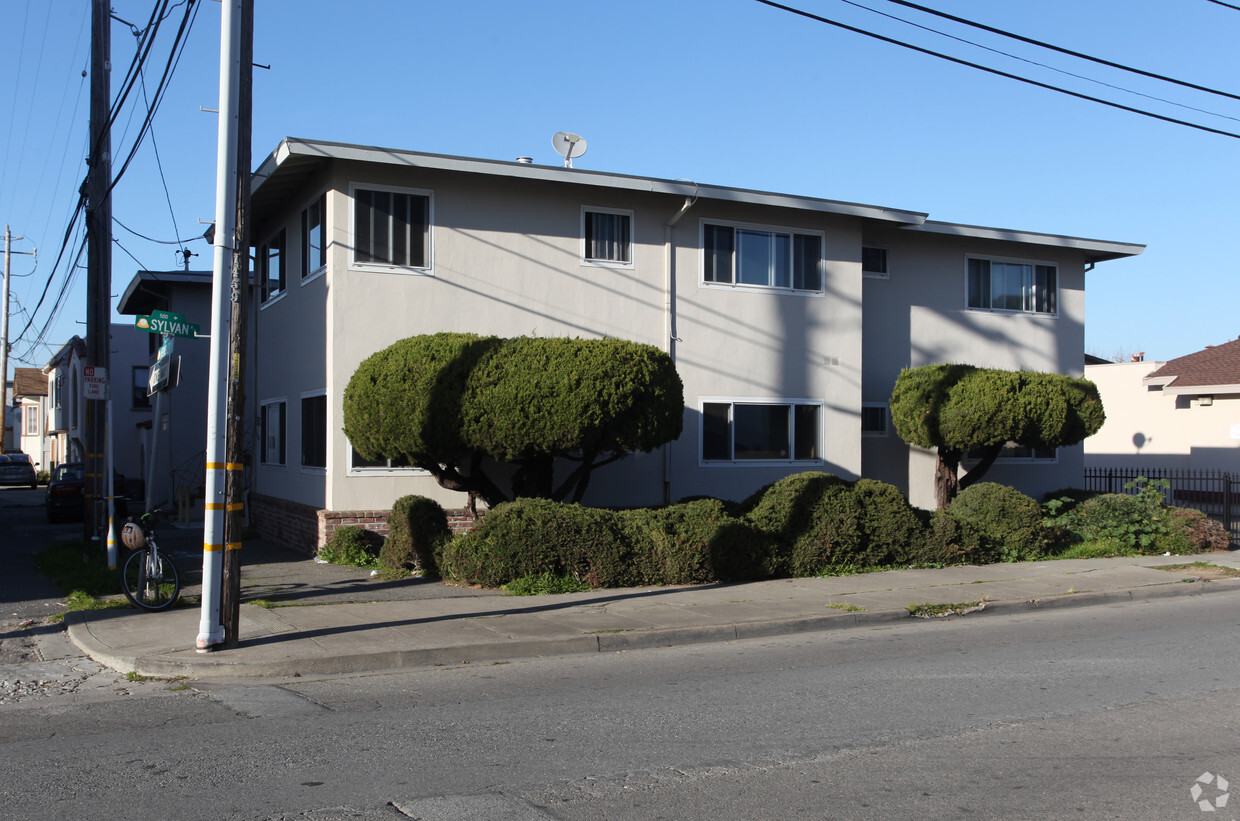 Foto del edificio - 500 Hensley Ave