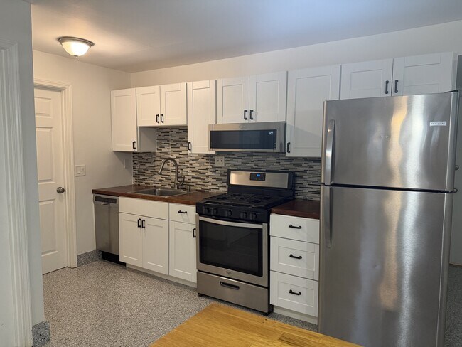Foto del edificio - 5010 W Grace St
