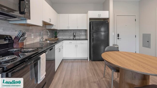 Building Photo - 645 N Front St