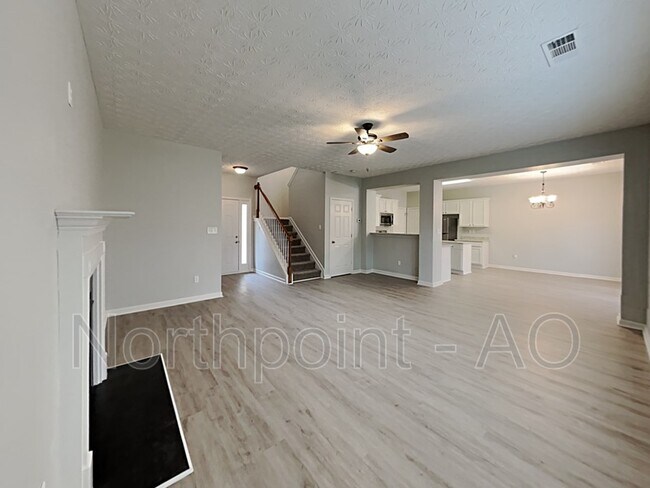 Foto del edificio - 6041 Hemperly Rd