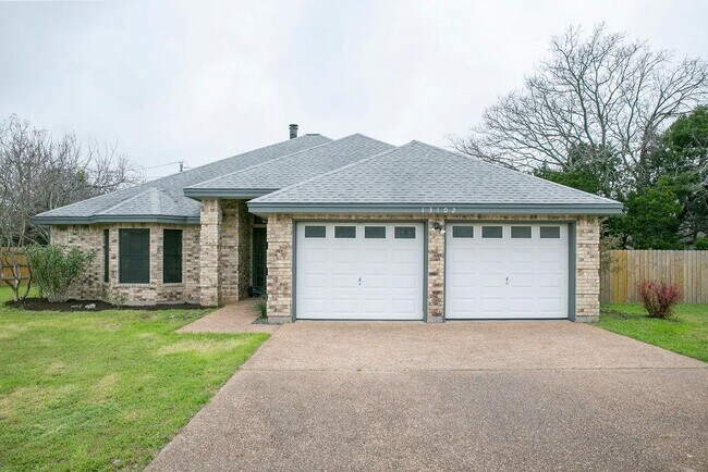 Building Photo - 13102 Villa Park Dr