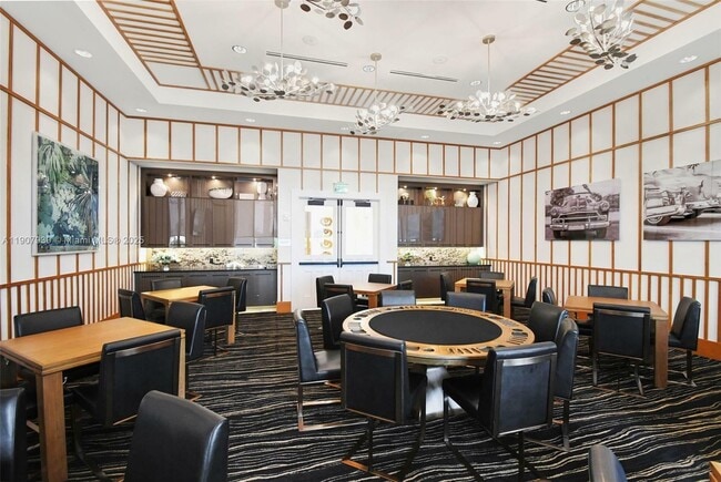 Foto del edificio - 8356 Royal County Down Rd