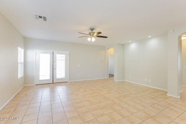 Foto del edificio - 12388 W Sherman St