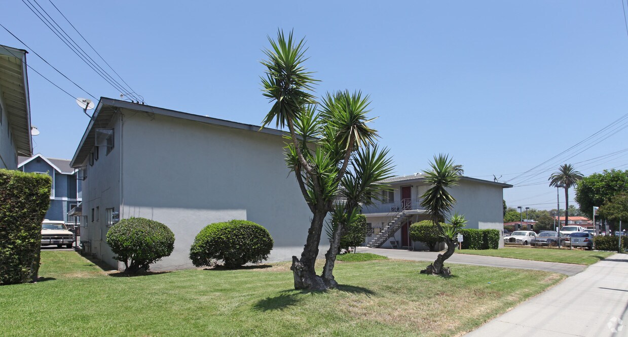 Building Photo - 641-645 Duarte Rd