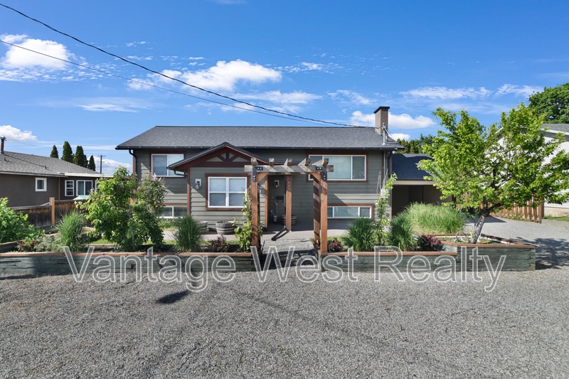Primary Photo - 600-600 Hollydell Rd