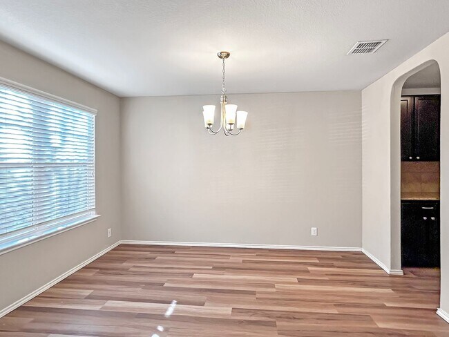 Building Photo - 5BR in Wildhorse | Great Layout + Greenbelt Views