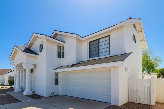 Building Photo - 3305 E Wescott Dr