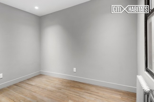Foto del edificio - 124 E 117th St
