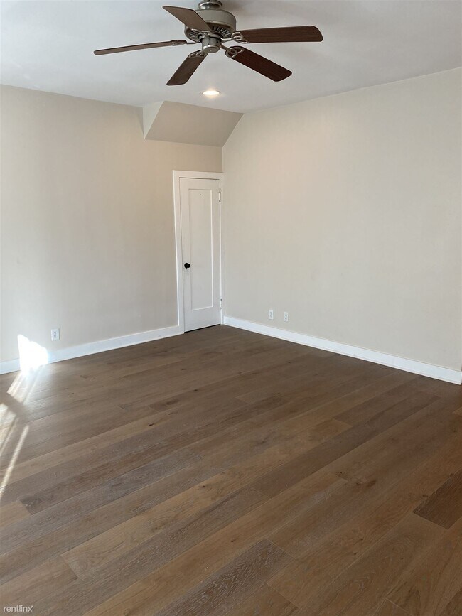 Building Photo - 1 br, 1 bath Duplex - 226 Columbia Avenue 226