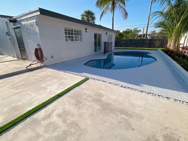 Building Photo - 4191 SW 56th Ave