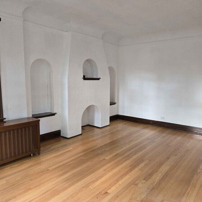 Foto del edificio - 6115 N Meade Ave