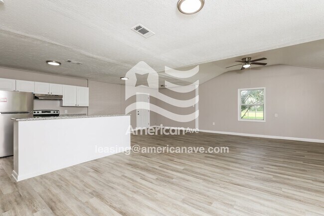 Foto del edificio - 1185 N Old Canton Rd