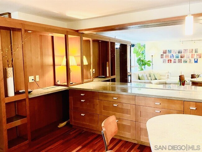 Foto del edificio - 7811 Eads Ave