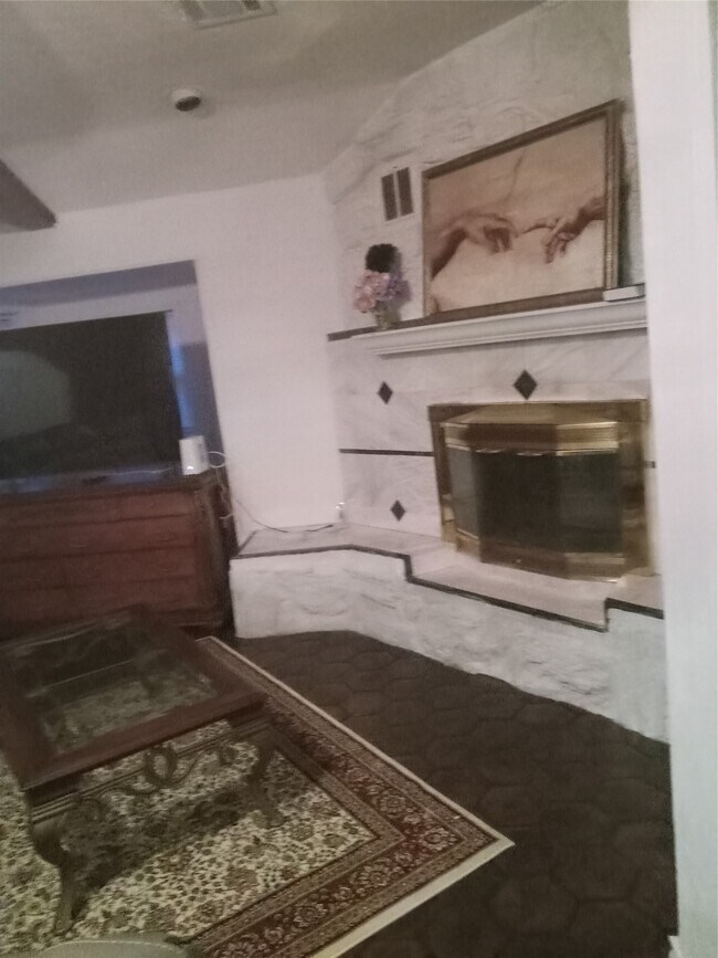 Building Photo - 15910 Hartman Rd