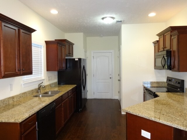 Building Photo - 7275 Santeelah Way