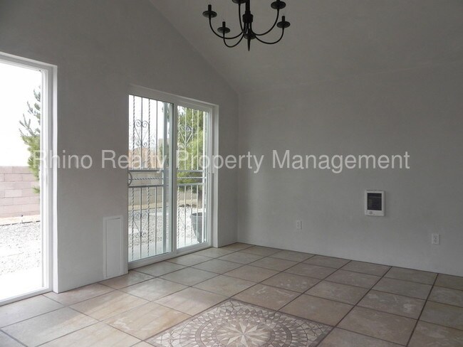 Foto del edificio - 715 Noah Ave SW