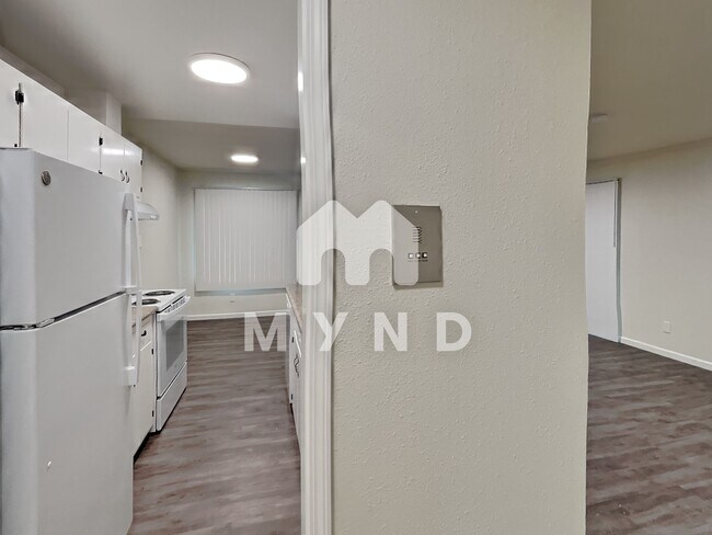 Foto del edificio - 240 Athol Ave Apt 101