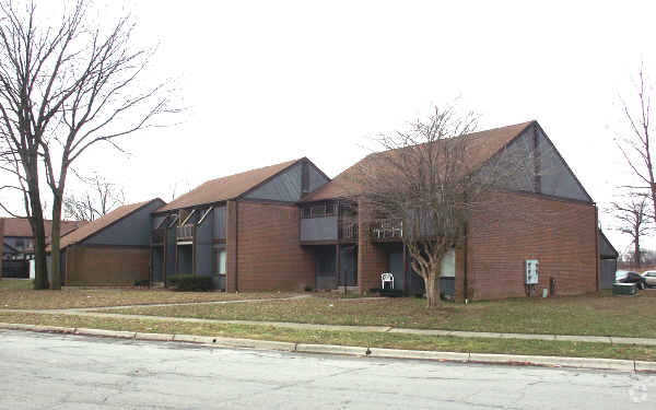 Primary Photo - 2478-3470 Forest Green Ct