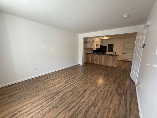 Building Photo - Woods Edge 3-Bedroom Townhome!