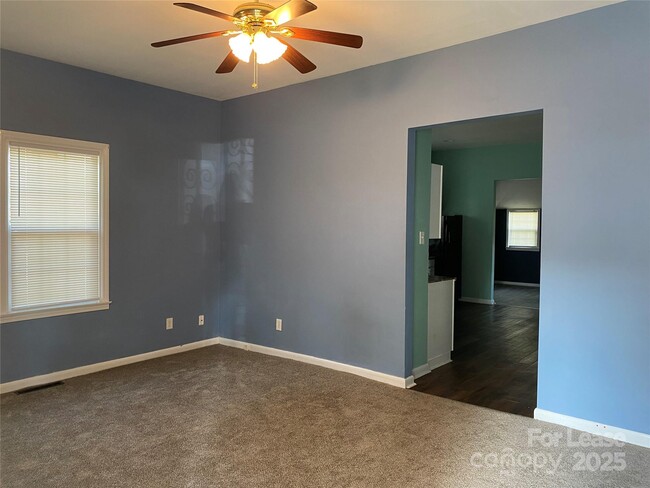 Building Photo - 315 Messick Ave