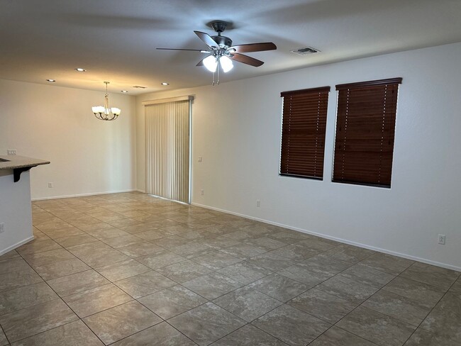 Foto del edificio - Charming Home in Maricopa *Available Today*