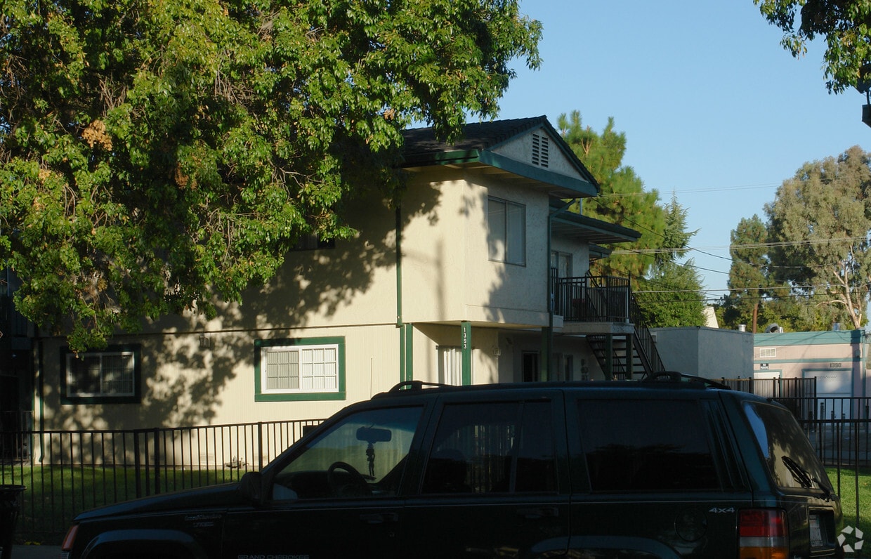 Building Photo - 1393 Dubert Ln