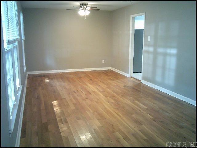 Foto del edificio - 303 Brookside Dr