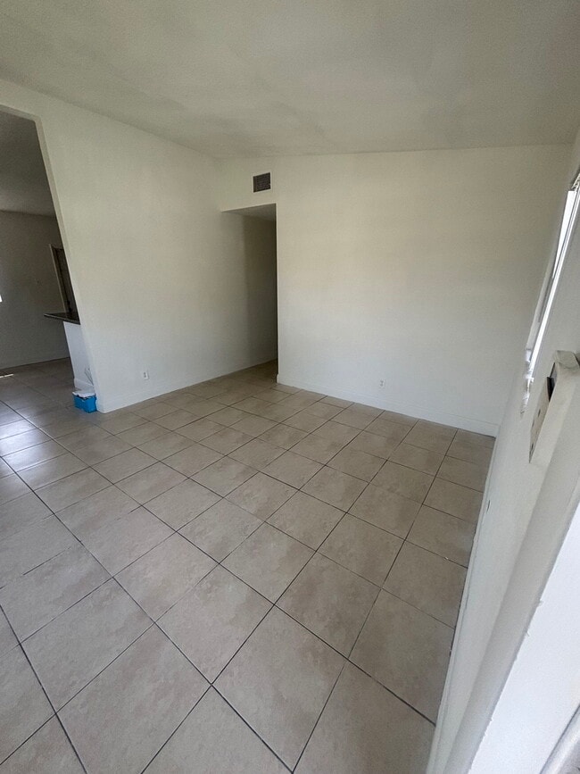 Foto del edificio - 2325 Hope St