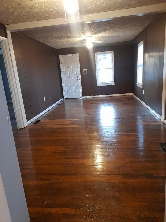 Foto del edificio - 4415 Askew Ave