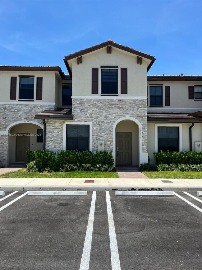 Foto del edificio - 10124 SW 228th Terrace