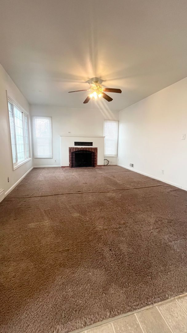 Foto del edificio - 3 Bedroom/2 Bathroom Home in West Jordan