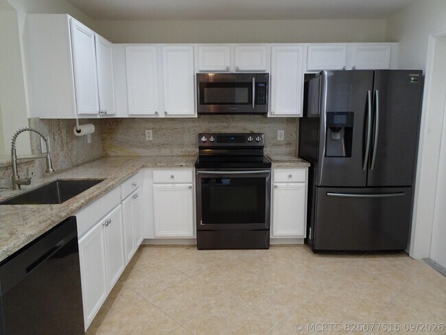 Foto del edificio - 8002 Big Pine Way