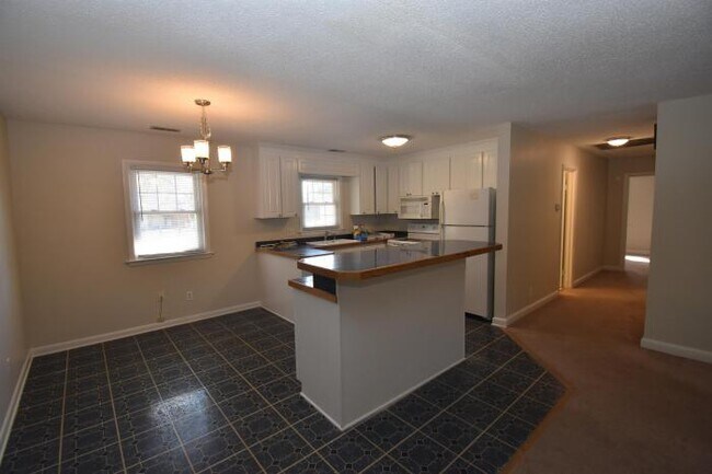 Building Photo - 3 bedroom in Goldsboro NC 27530